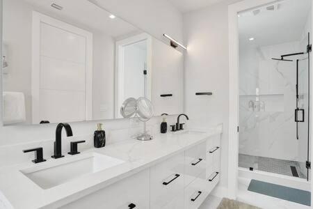 New 4br W Pool Walk To Olas 5mins To Fort Lauderdale