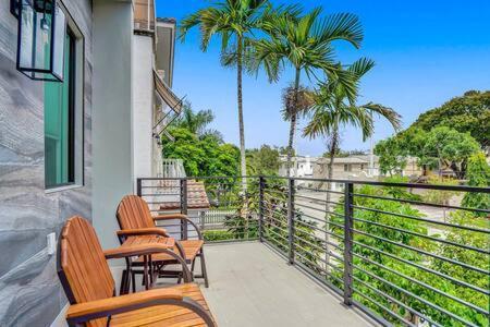 New 4br W Pool Walk To Olas 5mins To Holiday home