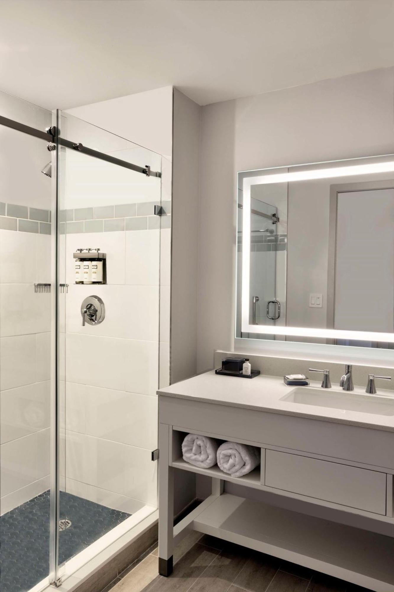 Resort Maren Lauderdale Beach, Curio Collection By Hilton 4*