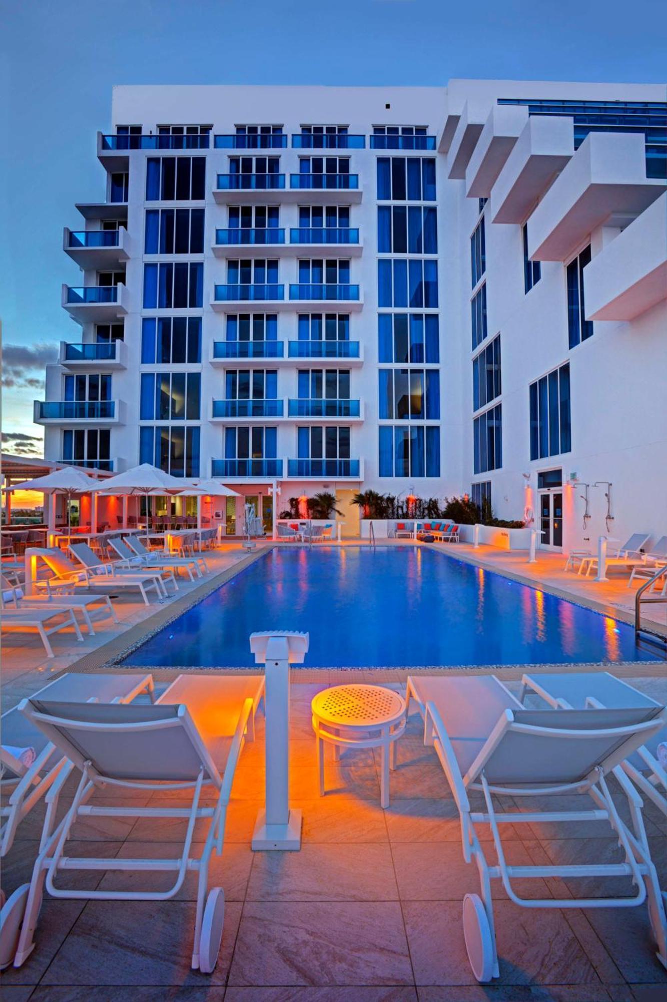 Maren Lauderdale Beach, Curio Collection By Hilton Resort