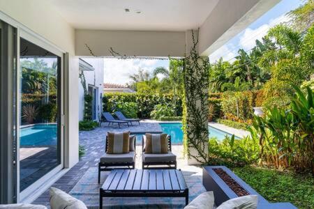 Villa Magnolia-with Heated Pool-by Viac Fort Lauderdale