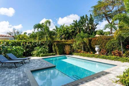 Magnolia-with Heated Pool-by Viac Fort Lauderdale