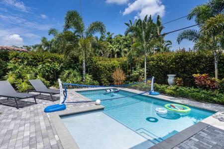 Magnolia-with Heated Pool-by Viac Villa