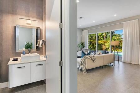 Magnolia-with Heated Pool-by Viac *