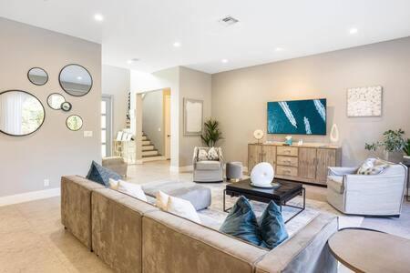 Magnolia-with Heated Pool-by Viac * Fort Lauderdale