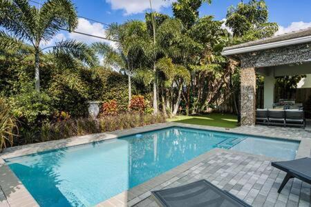 Magnolia-with Heated Pool-by Viac Villa *