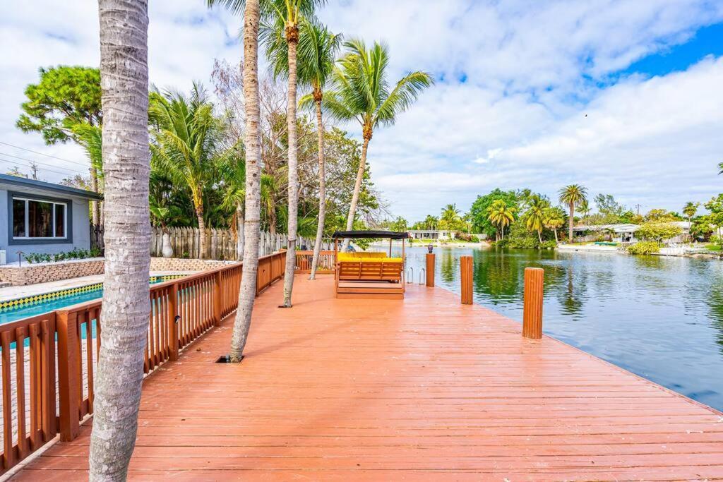 Villa Lakefront With Heated Pool Only 6 Minutes To The Fort Lauderdale