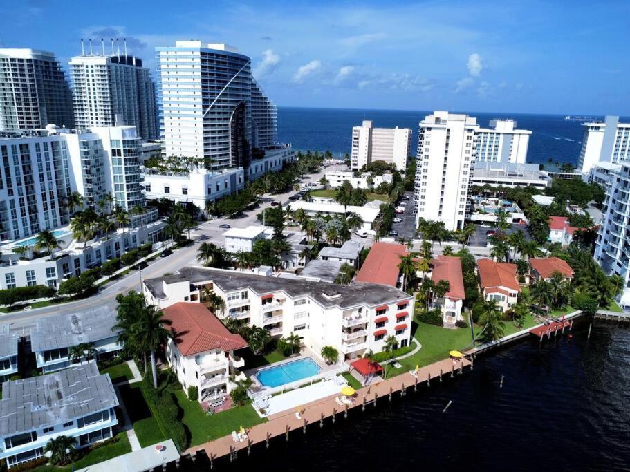 Apartment Beachside Bliss: Charming 1 Bed *