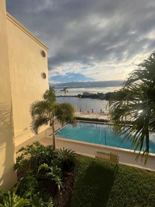 Beachside Bliss: Charming 1 Bed Apartment Fort Lauderdale
