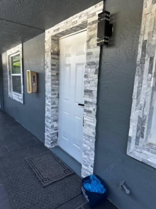 Cozy Newly Renovated In Fll Apartment Fort Lauderdale