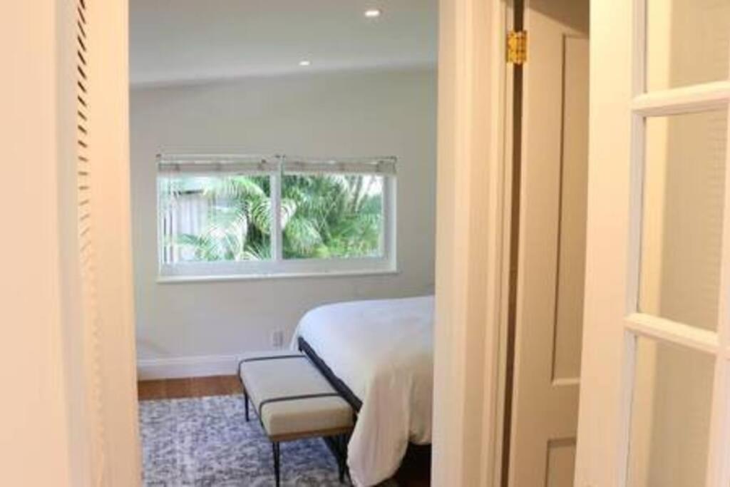 Apartment Sunny 3 Bedroom 3 Bath Retreat In Lauderdale