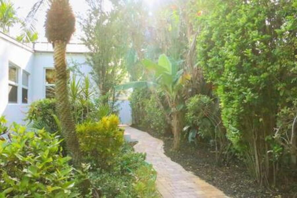 Apartment Sunny 3 Bedroom 3 Bath Retreat In Lauderdale