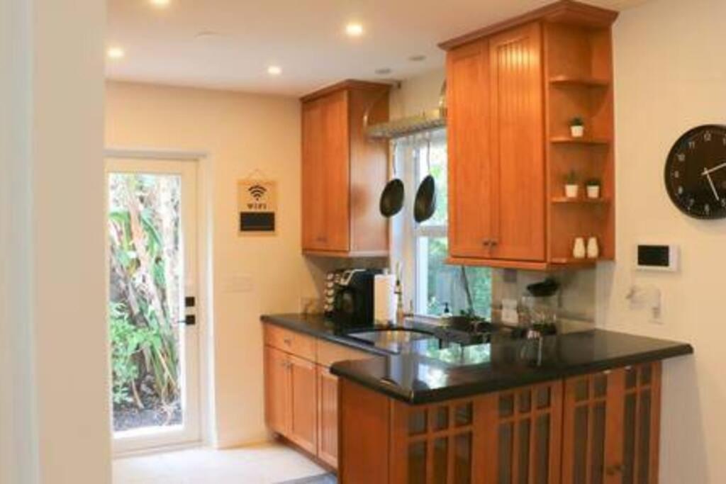 Sunny 3 Bedroom 3 Bath Retreat In Lauderdale Fort Lauderdale