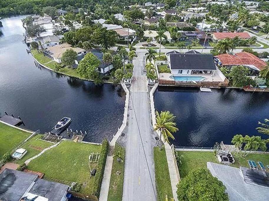 Waterfront Tropical Oasis, Htd Pool-hottub-kayaks Holiday home Fort Lauderdale