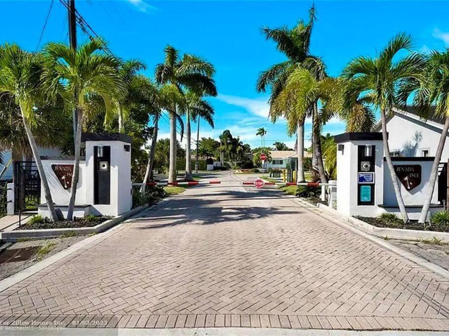 Waterfront Tropical Oasis, Htd Pool-hottub-kayaks * Fort Lauderdale