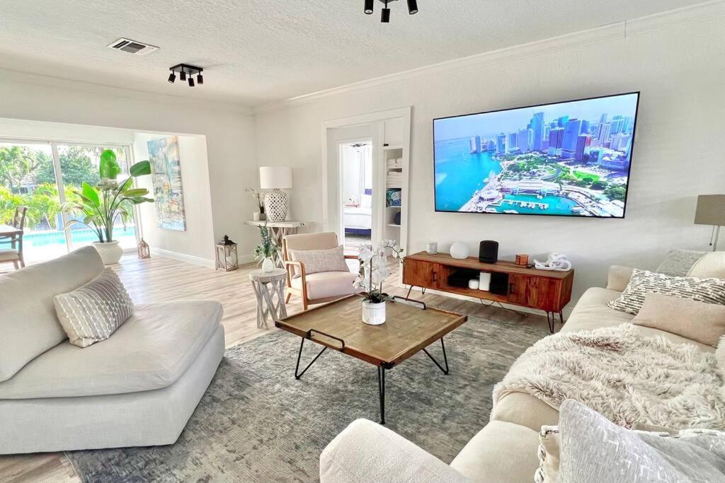 Waterfront Tropical Oasis, Htd Pool-hottub-kayaks * Fort Lauderdale