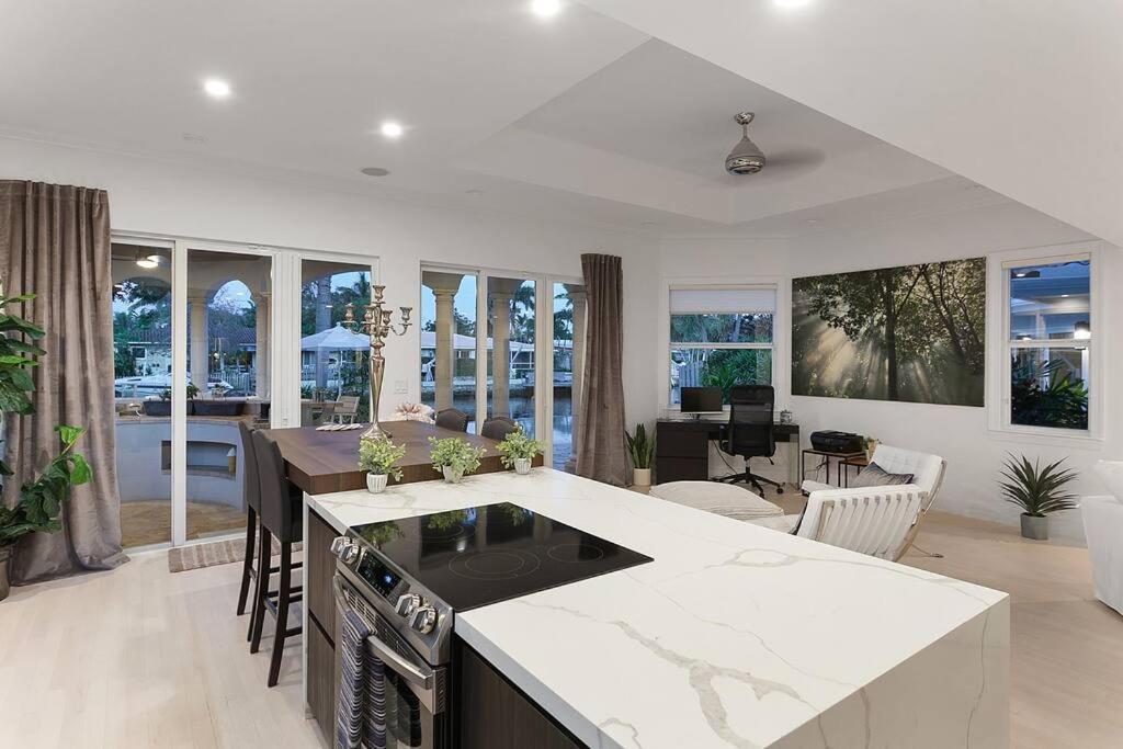 Holiday home Luxury Waterfront & Infinity Pool/hot Tub Sleeps 8 Fort Lauderdale