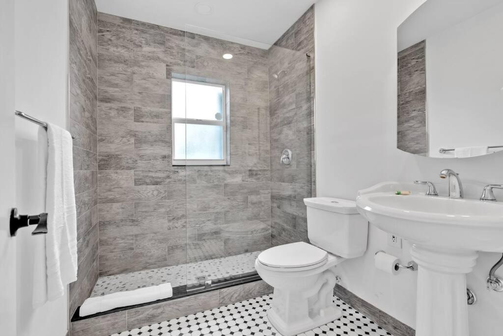 Villa Lakefront With Heated Pool Only 6 Minutes To The Fort Lauderdale