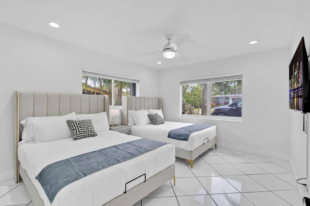Villa Lakefront With Heated Pool Only 6 Minutes To The Fort Lauderdale