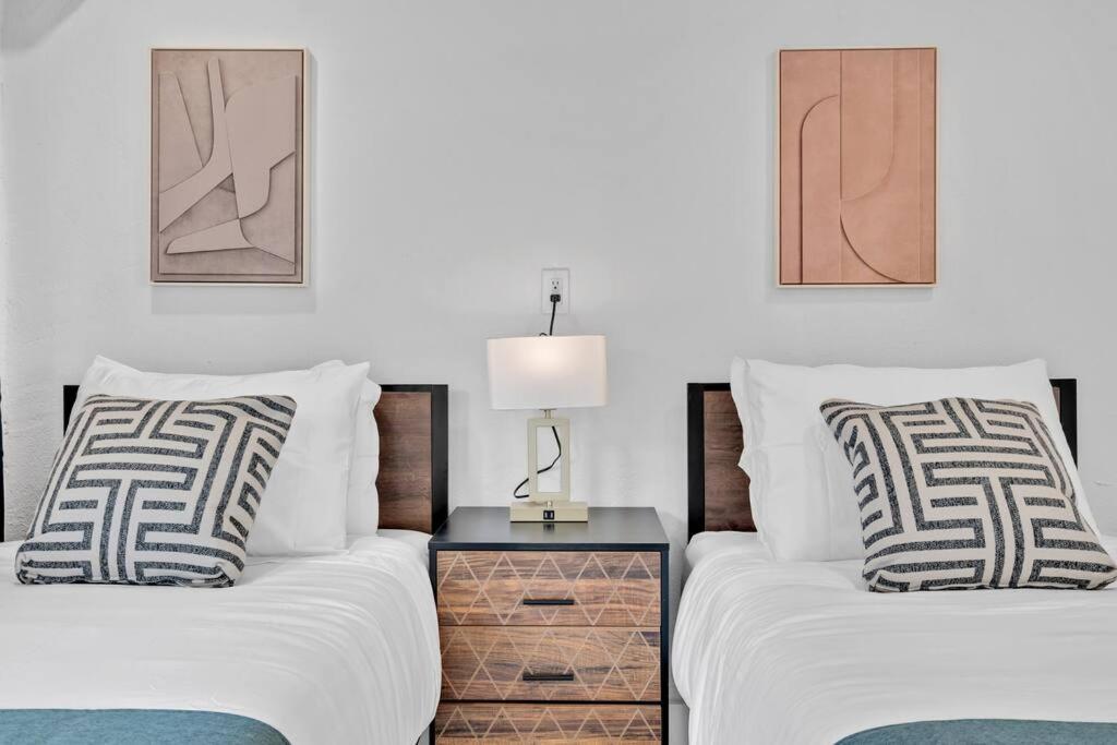 Villa Lakefront With Heated Pool Only 6 Minutes To The Fort Lauderdale