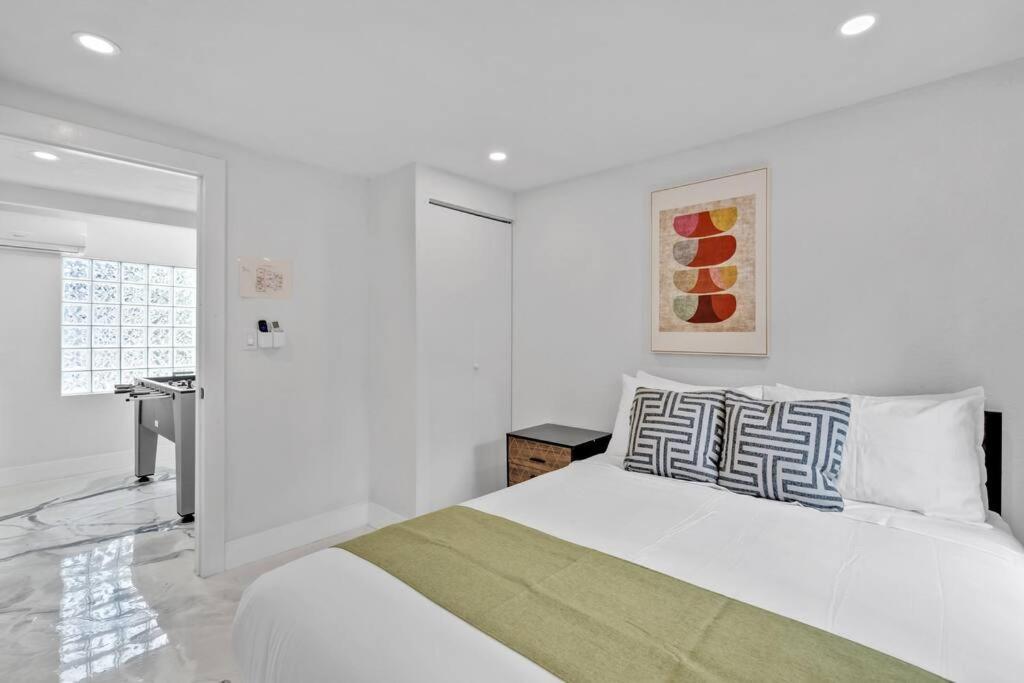 Villa Lakefront With Heated Pool Only 6 Minutes To The Fort Lauderdale