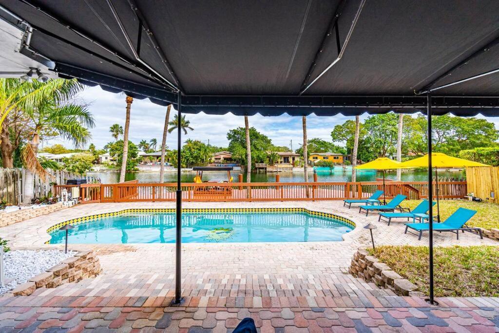Lakefront With Heated Pool Only 6 Minutes To The Villa *
