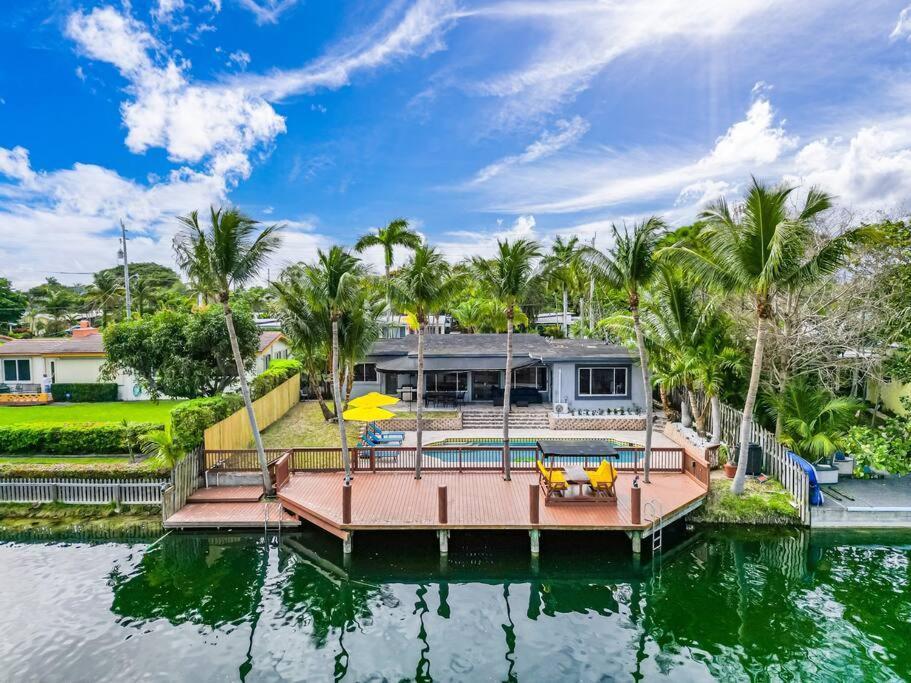 Lakefront With Heated Pool Only 6 Minutes To The * Fort Lauderdale