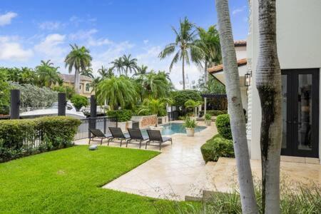 Las Olas Luxury Mediterranean Waterfront Mansion Holiday home *