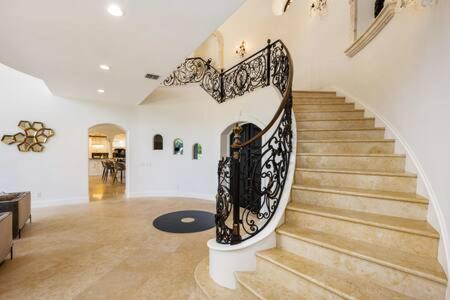Holiday home Las Olas Luxury Mediterranean Waterfront Mansion
