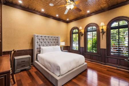 Las Olas Luxury Mediterranean Waterfront Mansion * Fort Lauderdale