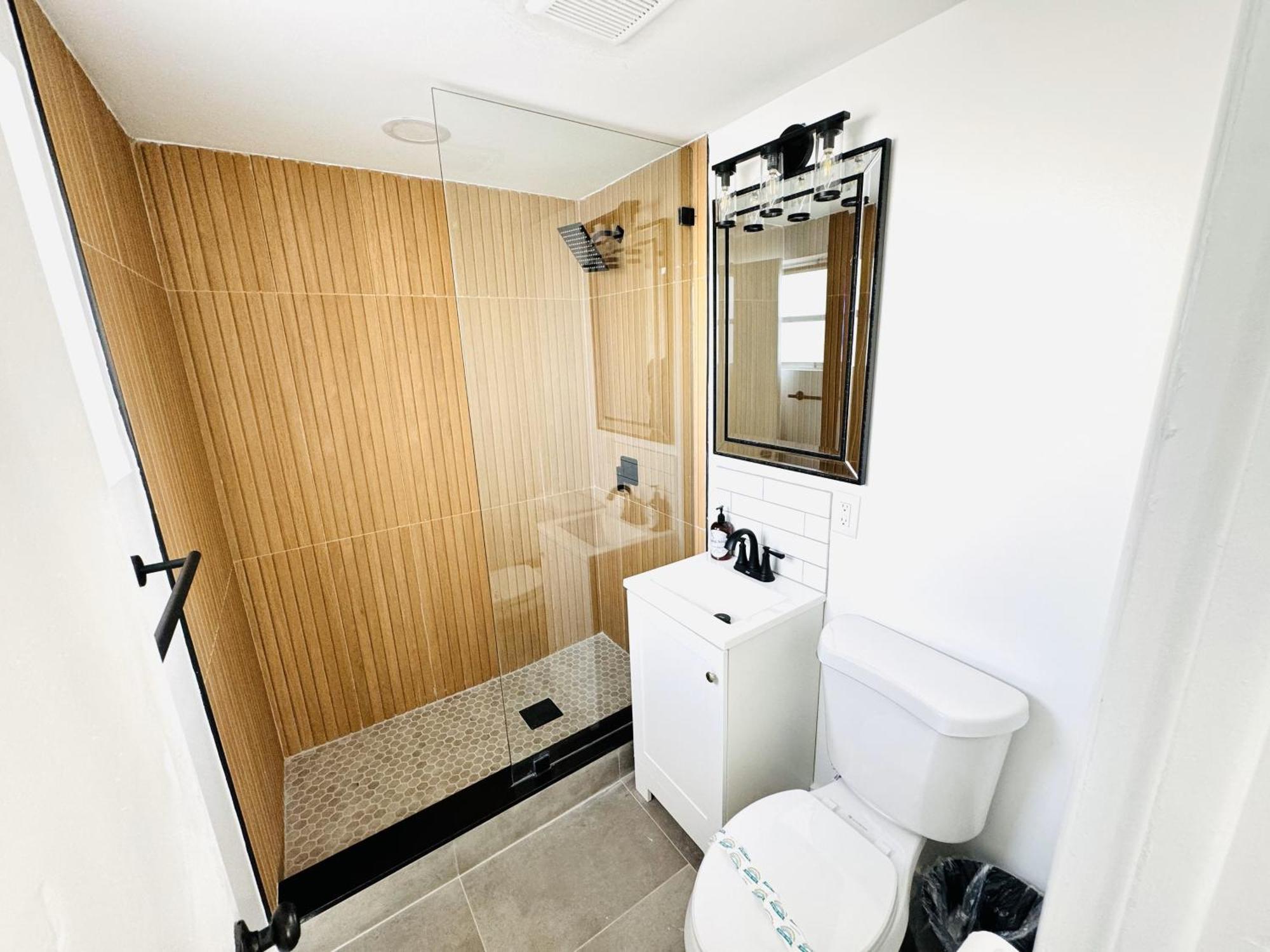 By Lowkl Apartment