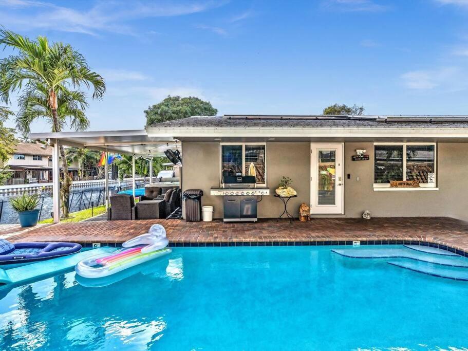 Heated Pool, Yard, Laundry, Kayaks, Bbq, Kitchen Fort Lauderdale
