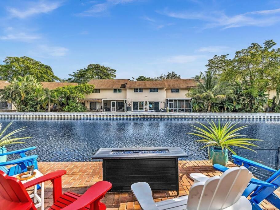 Heated Pool, Yard, Laundry, Kayaks, Bbq, Kitchen Apartment *