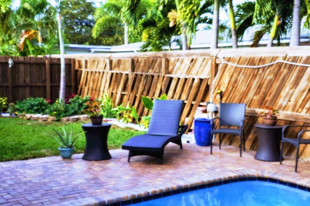 Apartment Heated Pool, Yard, Laundry, Kayaks, Bbq, Kitchen