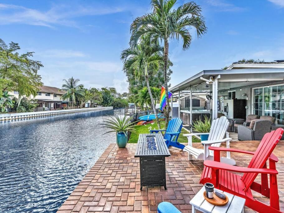 Heated Pool, Yard, Laundry, Kayaks, Bbq, Kitchen Fort Lauderdale