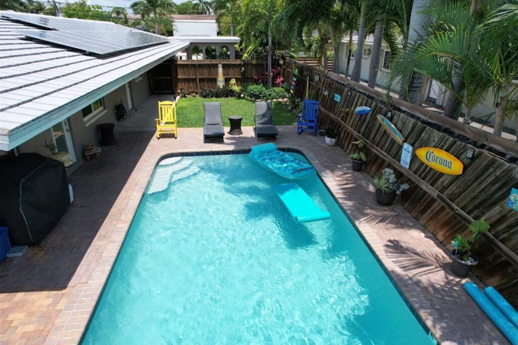 Heated Pool, Yard, Laundry, Kayaks, Bbq, Kitchen Apartment