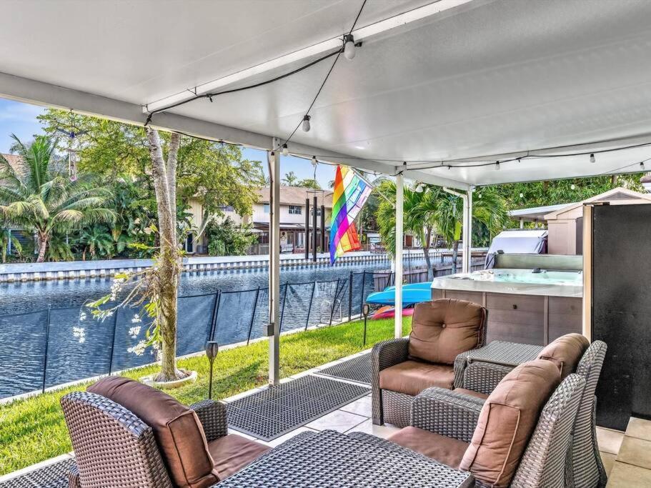 Heated Pool, Yard, Laundry, Kayaks, Bbq, Kitchen Apartment Fort Lauderdale