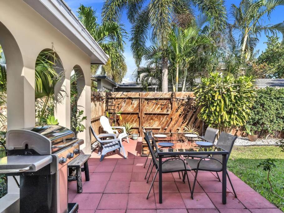 Heated Pool, Yard, Laundry, Kayaks, Bbq, Kitchen Fort Lauderdale