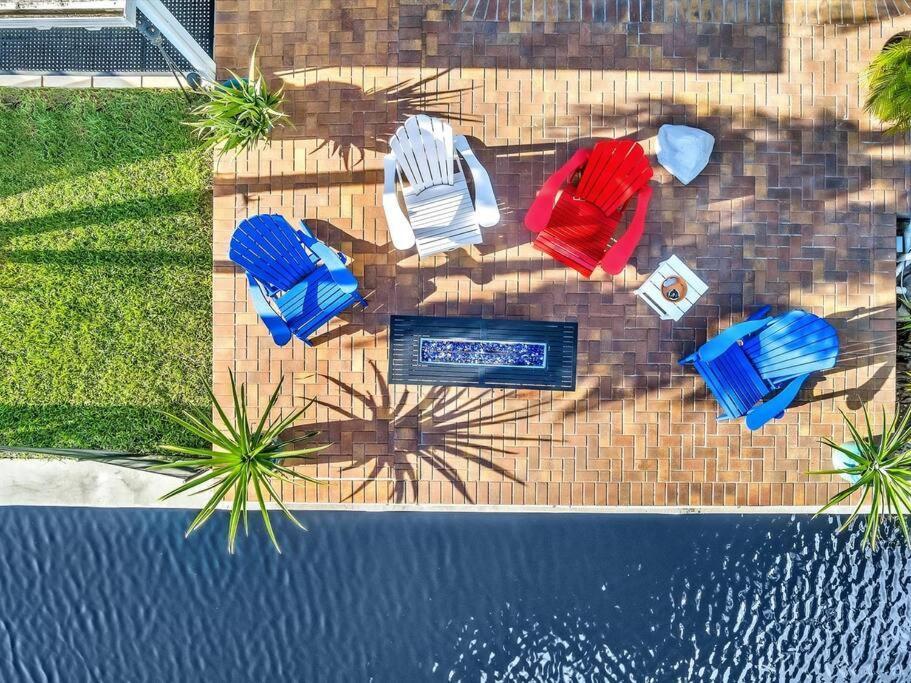Heated Pool, Yard, Laundry, Kayaks, Bbq, Kitchen
