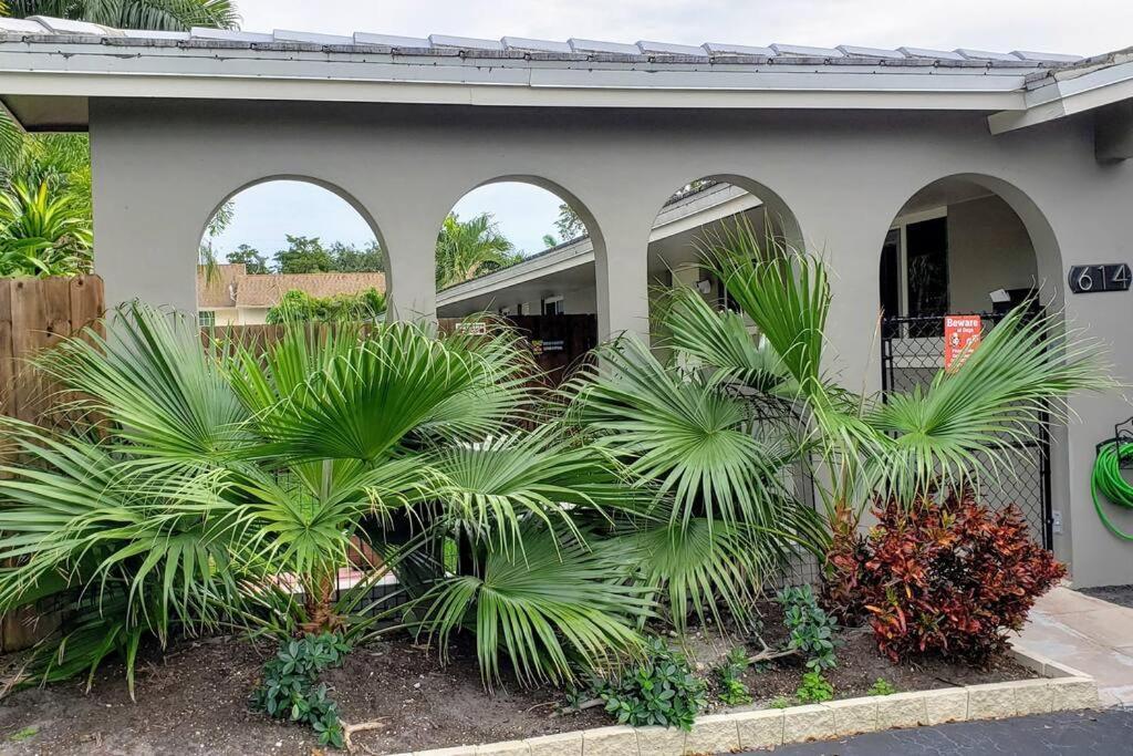 Heated Pool, Yard, Laundry, Kayaks, Bbq, Kitchen Apartment Fort Lauderdale