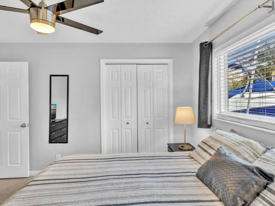Heated Pool, Yard, Laundry, Kayaks, Bbq, Kitchen *