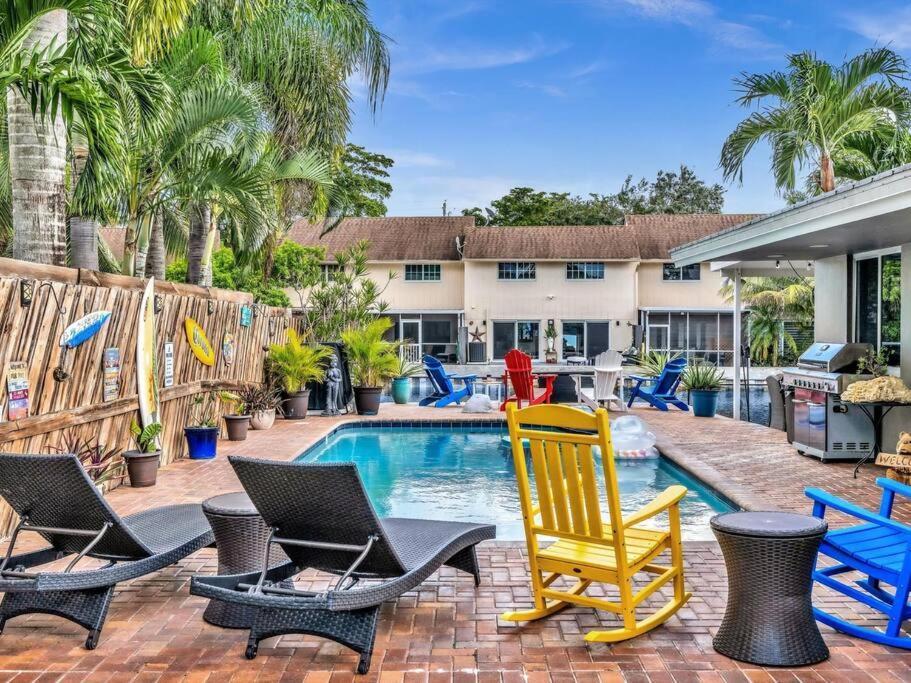 Apartment Heated Pool, Yard, Laundry, Kayaks, Bbq, Kitchen