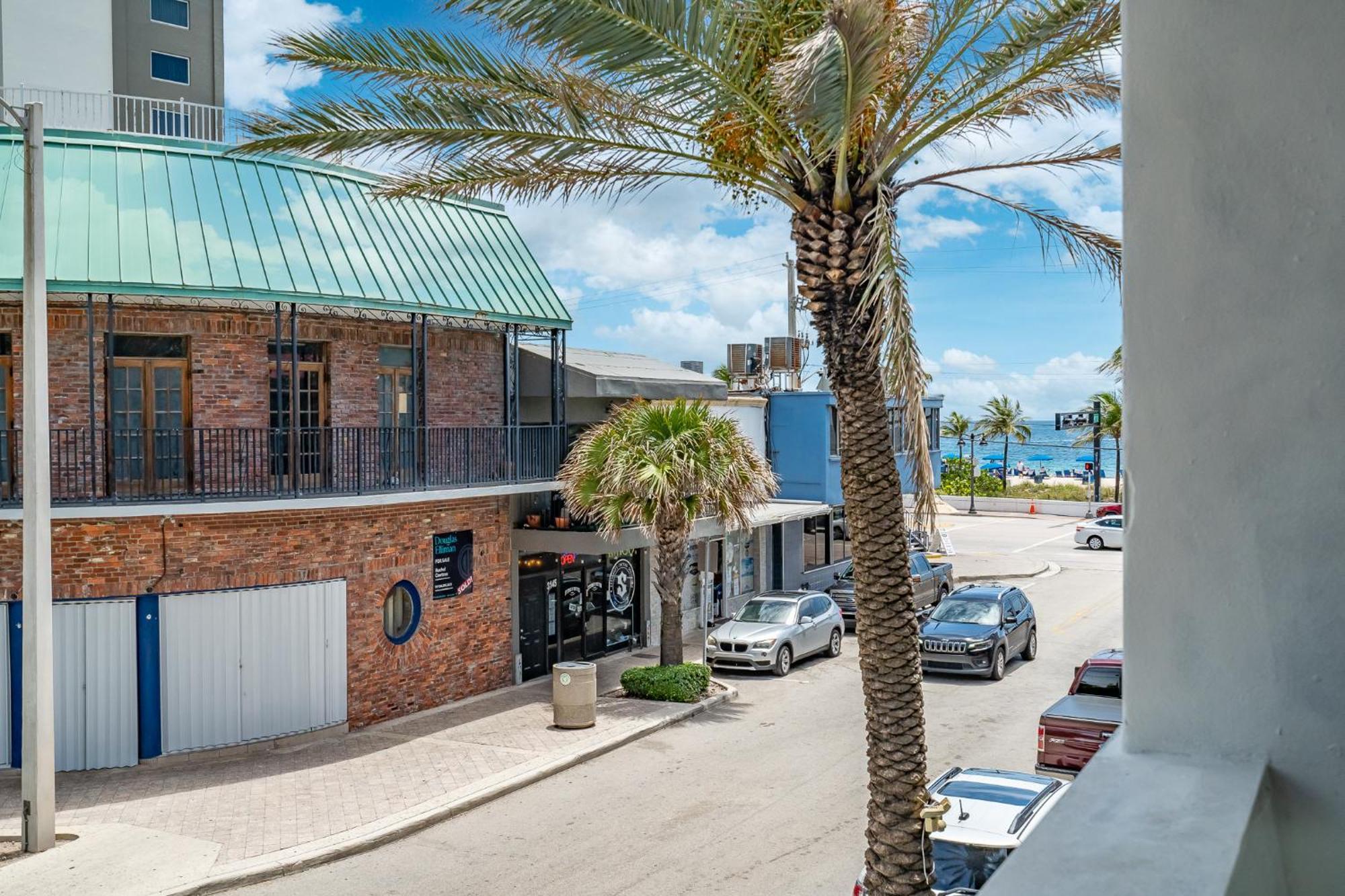Beachfront Bloos 2 Units Ocean View Balcony Units 1 And 2