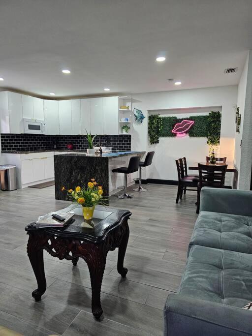 Holiday home Quiet House Near The Hard R Casino And Fll Airport *