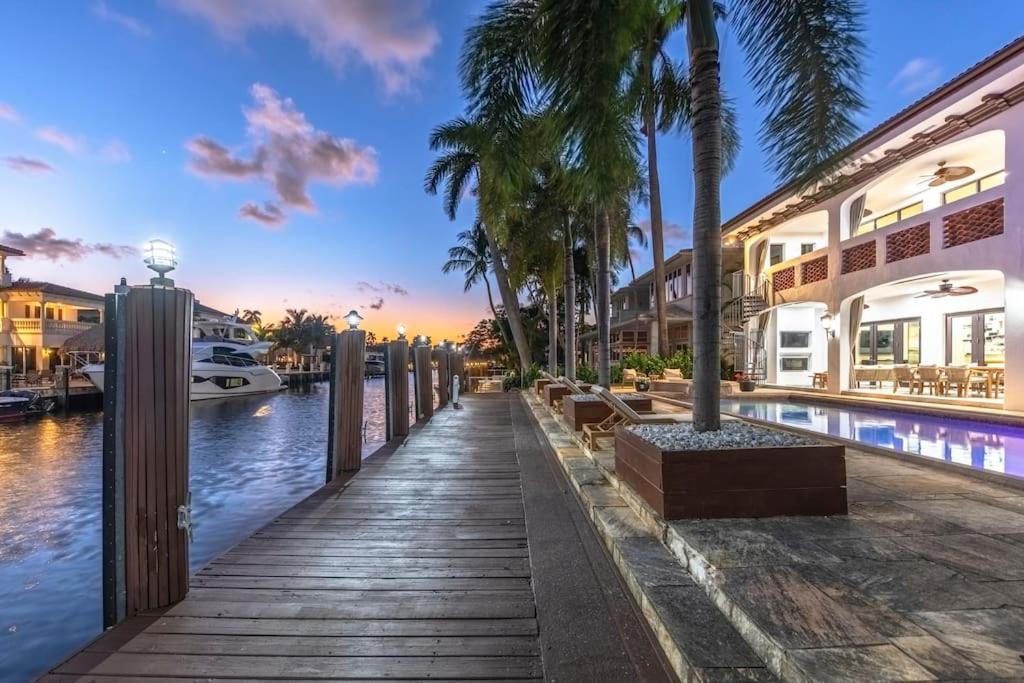 Tropical Waterfront 7 Bedroom House In Seven Isles