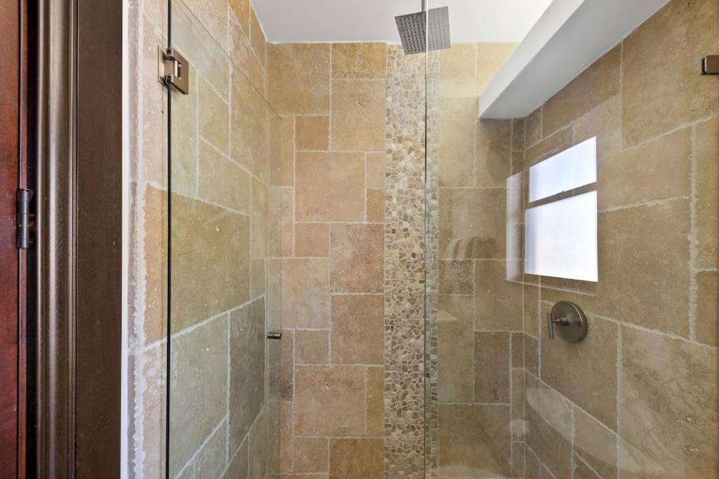 Villa Tropical Waterfront 7 Bedroom House In Seven Isles Fort Lauderdale