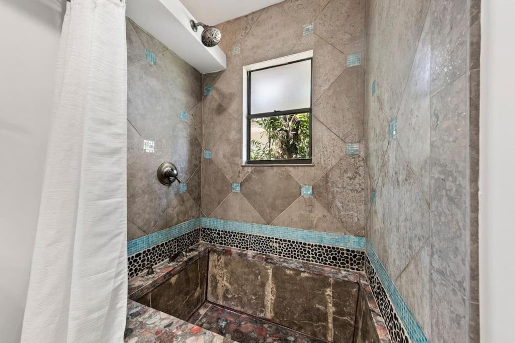Tropical Waterfront 7 Bedroom House In Seven Isles Villa Fort Lauderdale