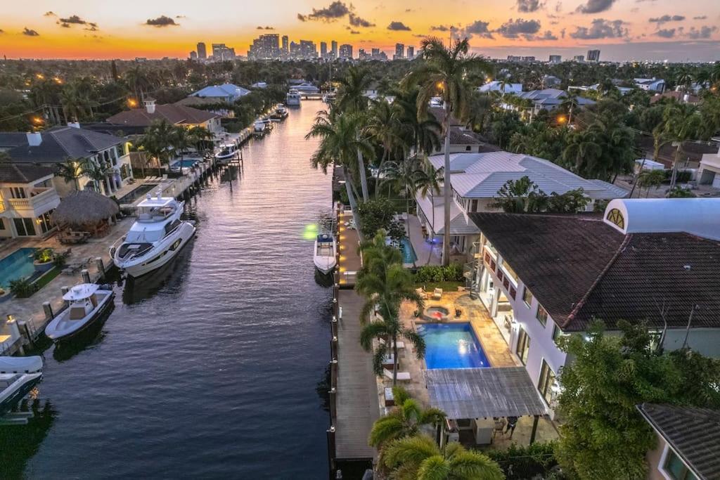 Tropical Waterfront 7 Bedroom House In Seven Isles
