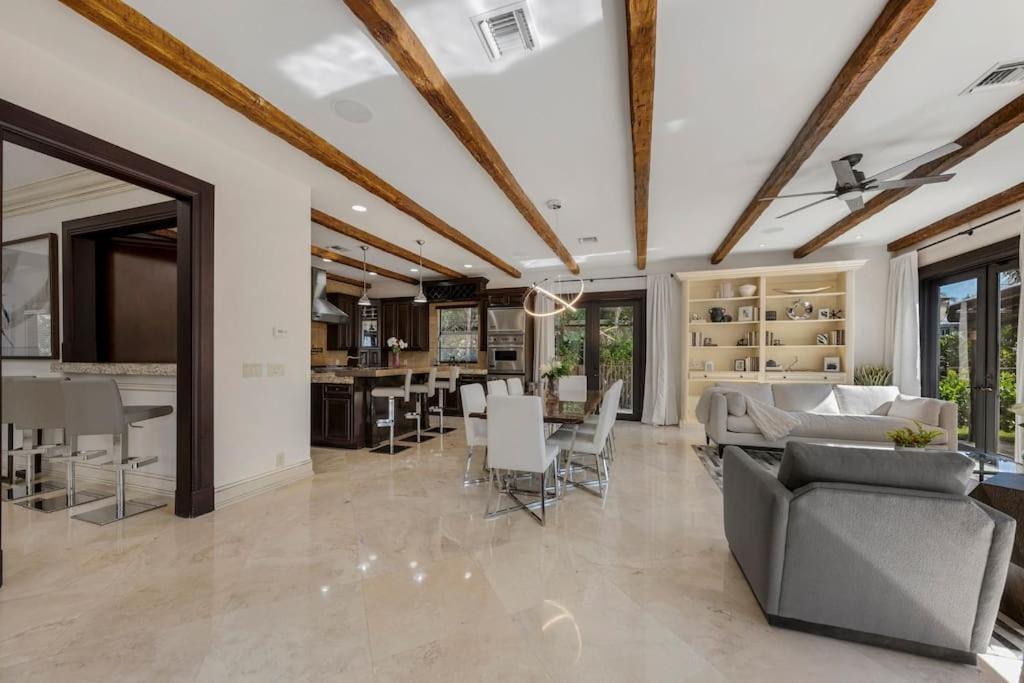 Tropical Waterfront 7 Bedroom House In Seven Isles * Fort Lauderdale