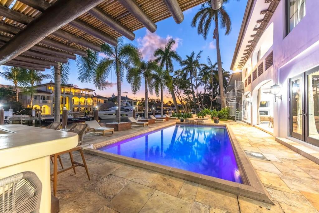 Villa Tropical Waterfront 7 Bedroom House In Seven Isles Fort Lauderdale